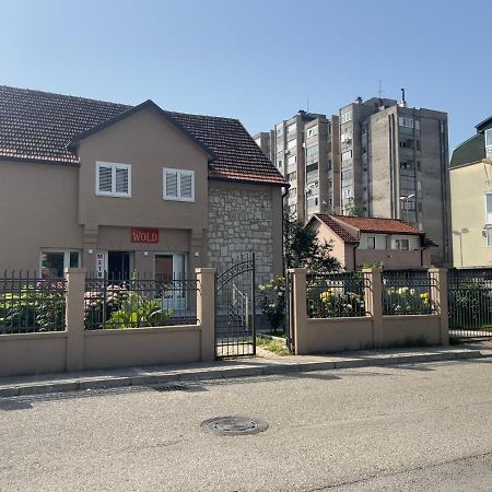 NikšićApartman Scepanovicアパートメント エクステリア 写真